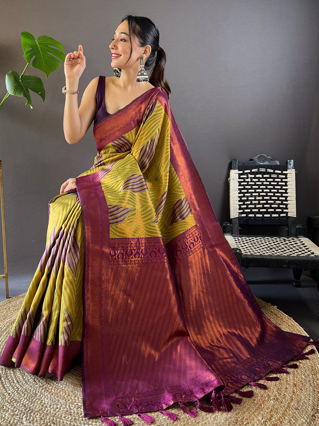 Green Tussar Silk Abstract Ikkat Print Saree